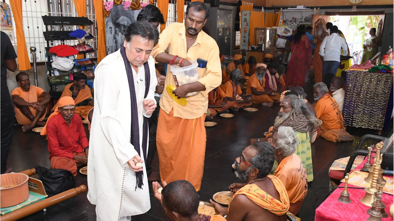 Free Distribution Drive — photo 26