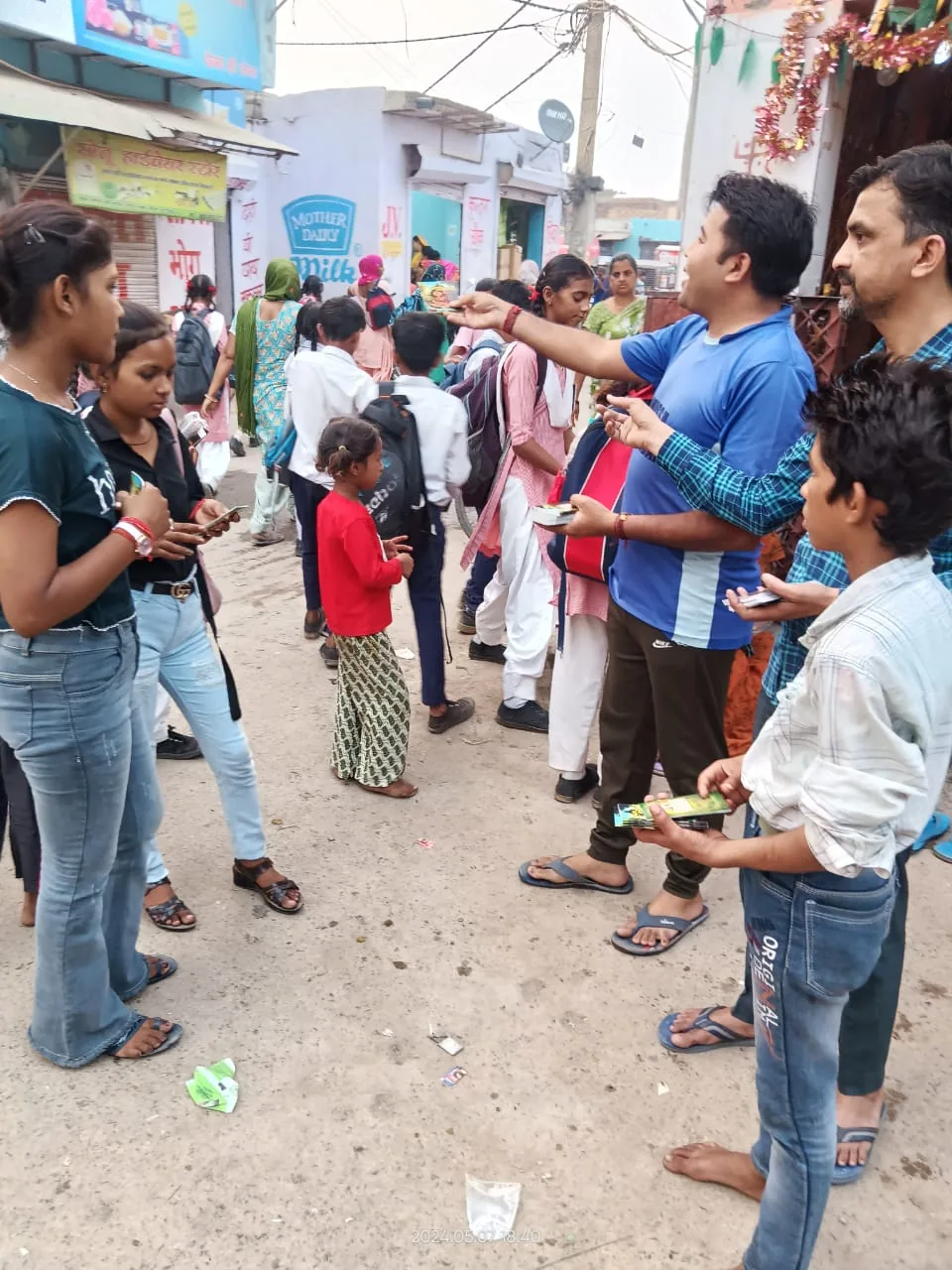 Free Distribution Drive — photo 12